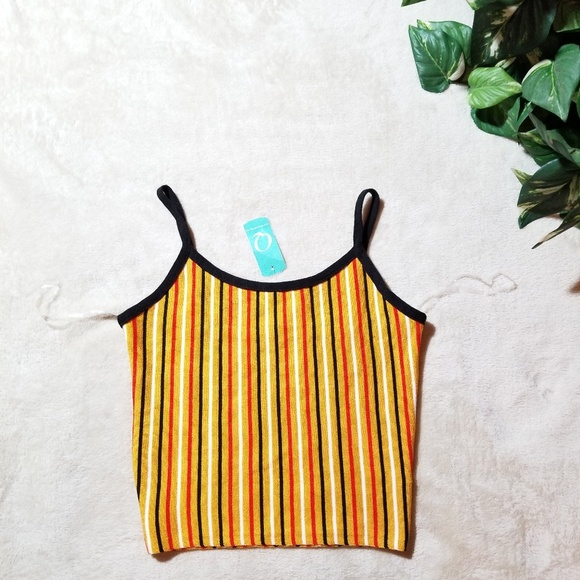 Tops - 💎3$ offer💎NWT cropped tank top size M.